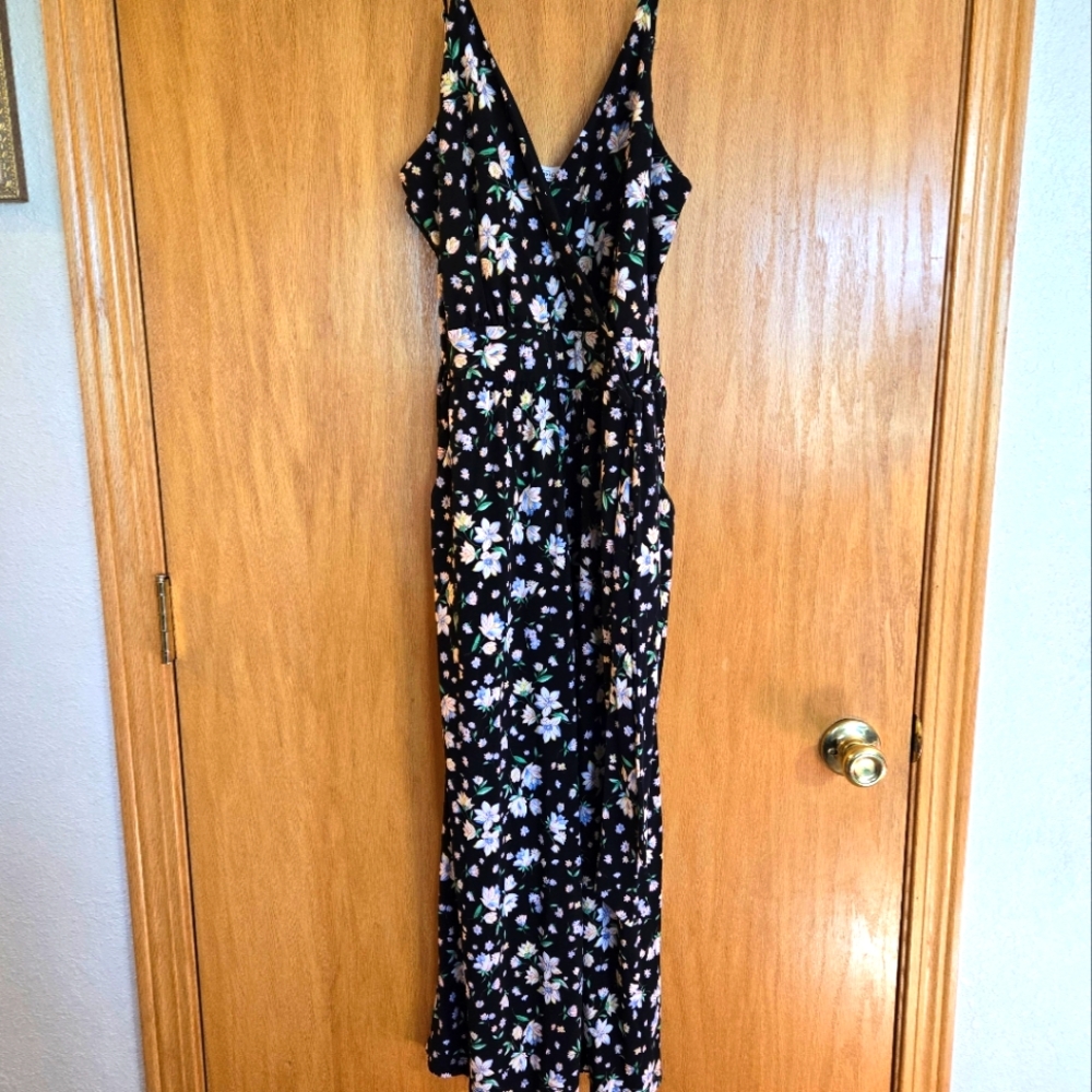 NWOT Kaileigh Floral Jumpsuit